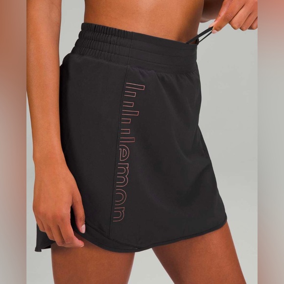 #190 NWT Lululemon Hotty Hot High-Rise Skirt *Long Black /PANTONE Sz 4 (RARE)